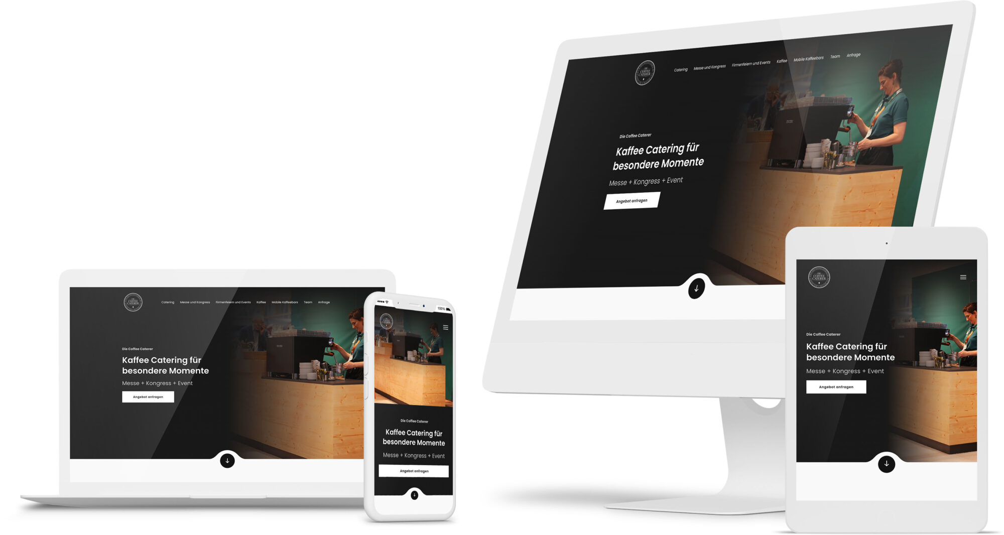Darstellung einer responsiven Website für Kaffee Catering auf verschiedenen Geräten: Desktop, Laptop, Tablet und Smartphone. Die Website zeigt eine Frau an einer Kaffeetheke, der Text „Kaffee Catering für besondere Momente – Messe • Kongress • Event“ und einen Button „Angebot anfragen“. Das Design ist modern, mit dunklem Hintergrund und klarer, weißer Schrift.
